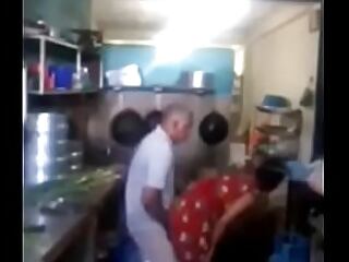 Srilankan chacha shagging his crumpet convenient